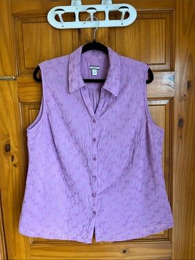 Croft & Barrow Sleeveless Button-Down Top in Lavender